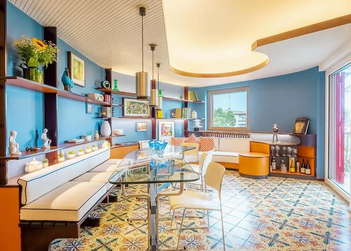 Apartment Round House *