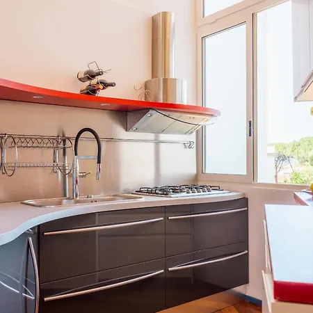 Apartment Round House *