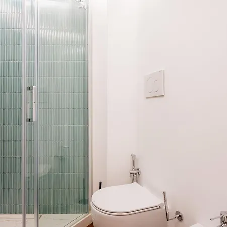 Apartment Round House *